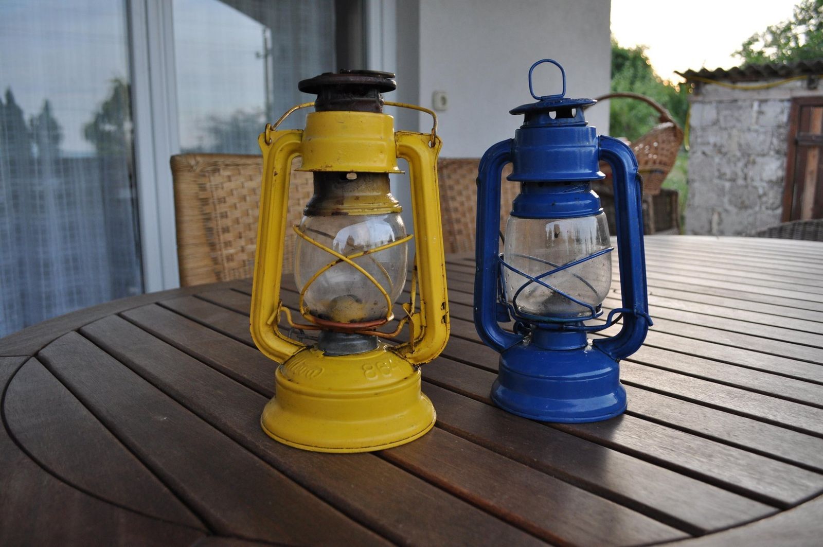 Hungarian Yellow And Blue Oil Lamps, 1960s, Set Of 2