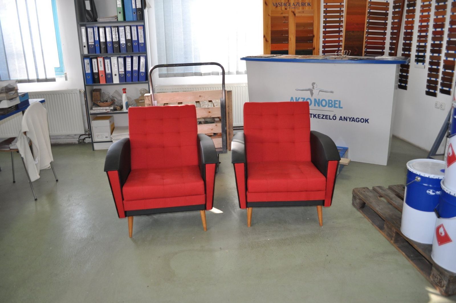 Set Of Vintage Red & Black Lounge Chairs, 1960s