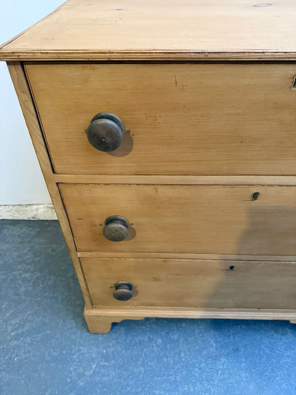 A Regency / Georgian Pine Small Waxed 3 Drawer Chest Of Drawers photo for sale
