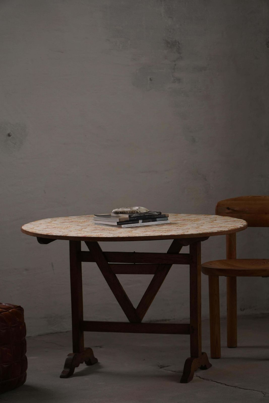 19th Century French Vigneron Round Tilt Top Table With Floral Textile Top photo buy