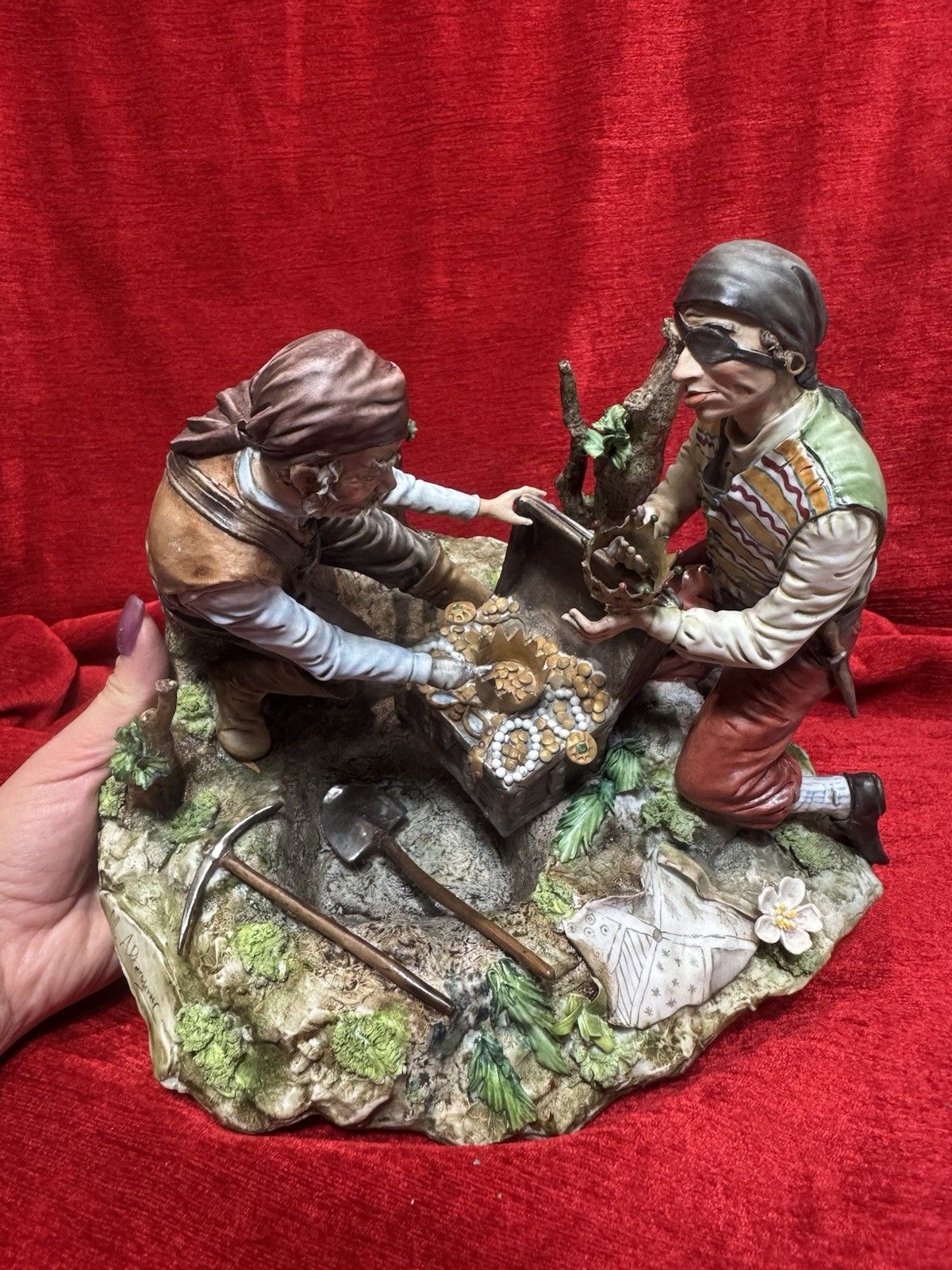 308.0 Large Italian Capodimonte Porcelain Figurine 'The Pirates Hidden Treasure'signed photo