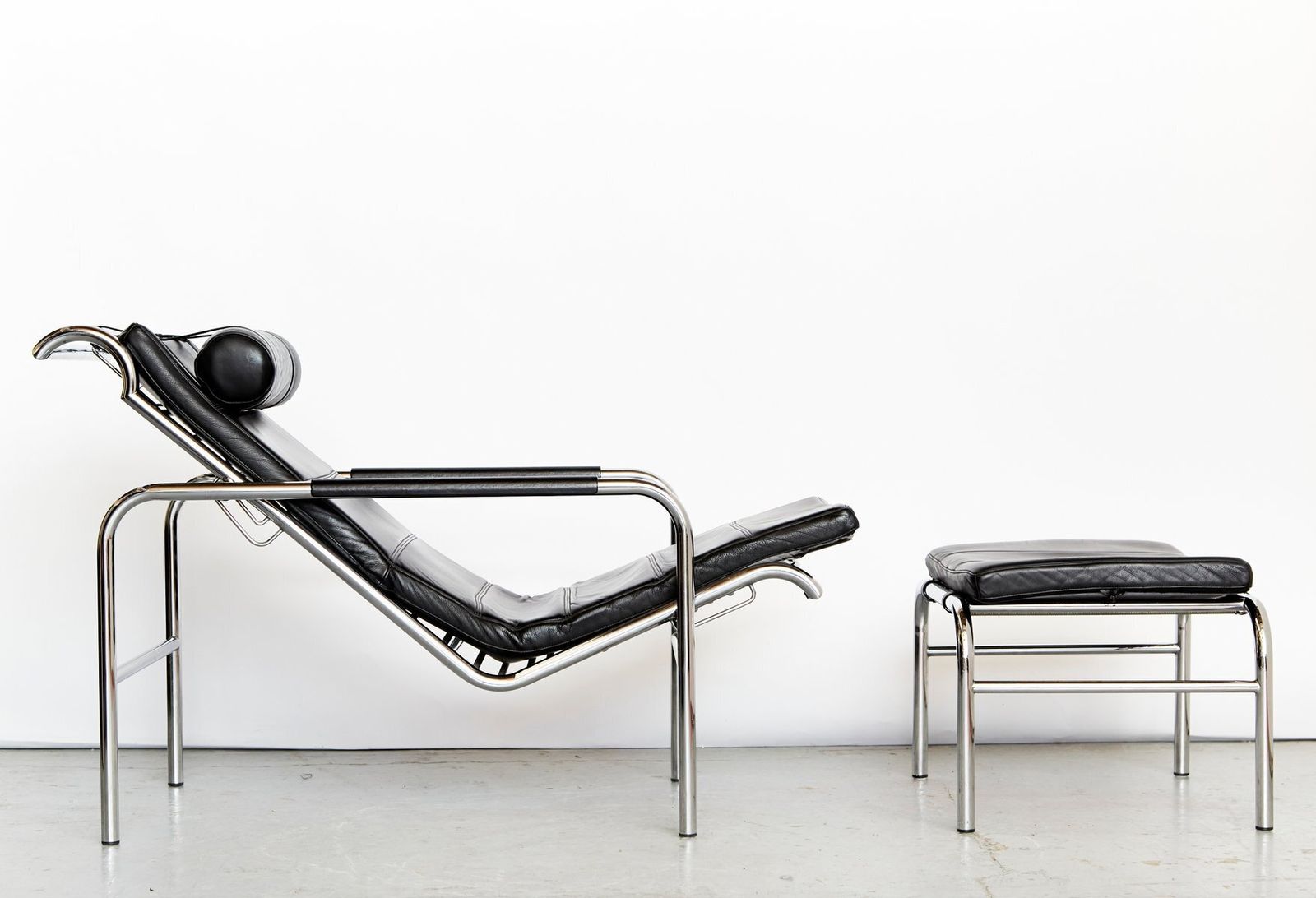 Genni Chaise Lounge & Ottoman By Gabriele Mucchi For Zanotta, 1970s photo furniture