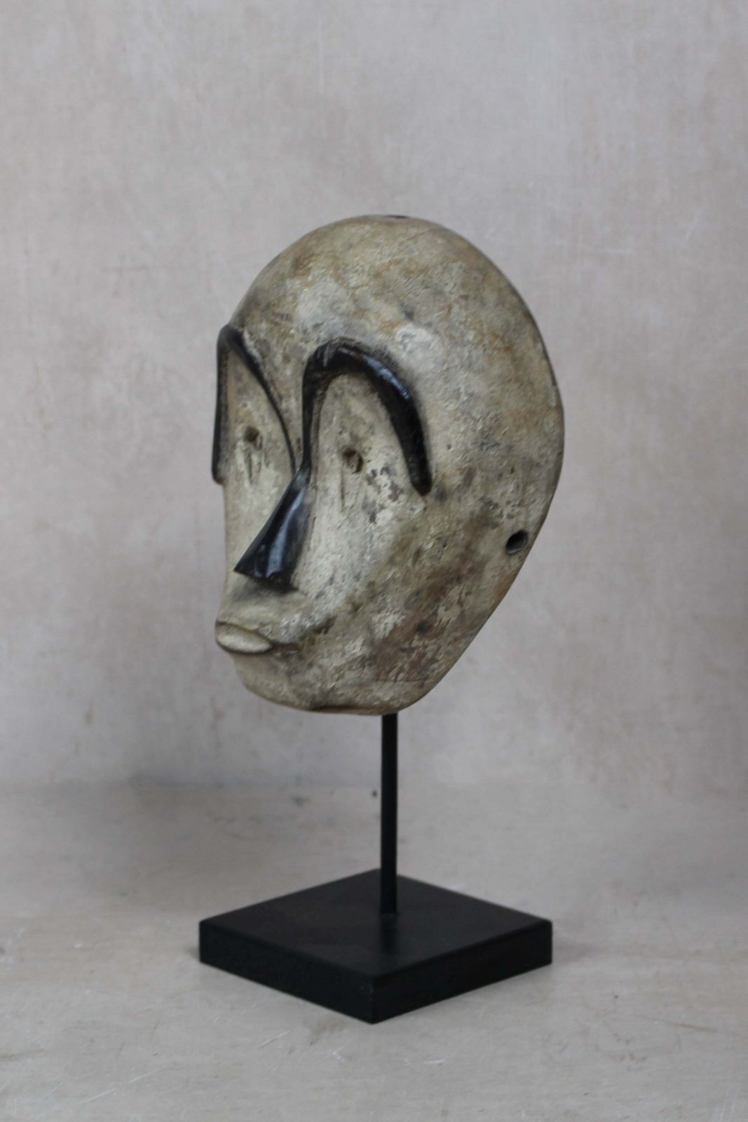 Hand Carved Fang African Mask Small   204.1 photo furniture