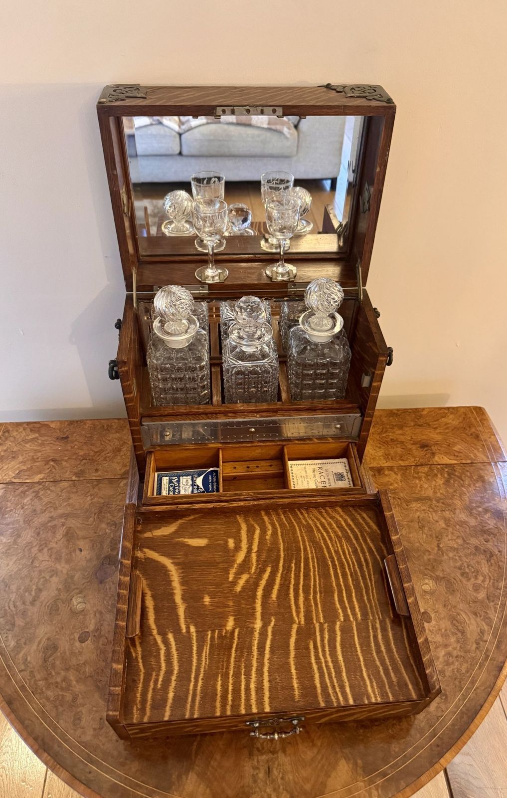 1695.0 Outstanding Quality Antique Oak Decanter And Games Box photo