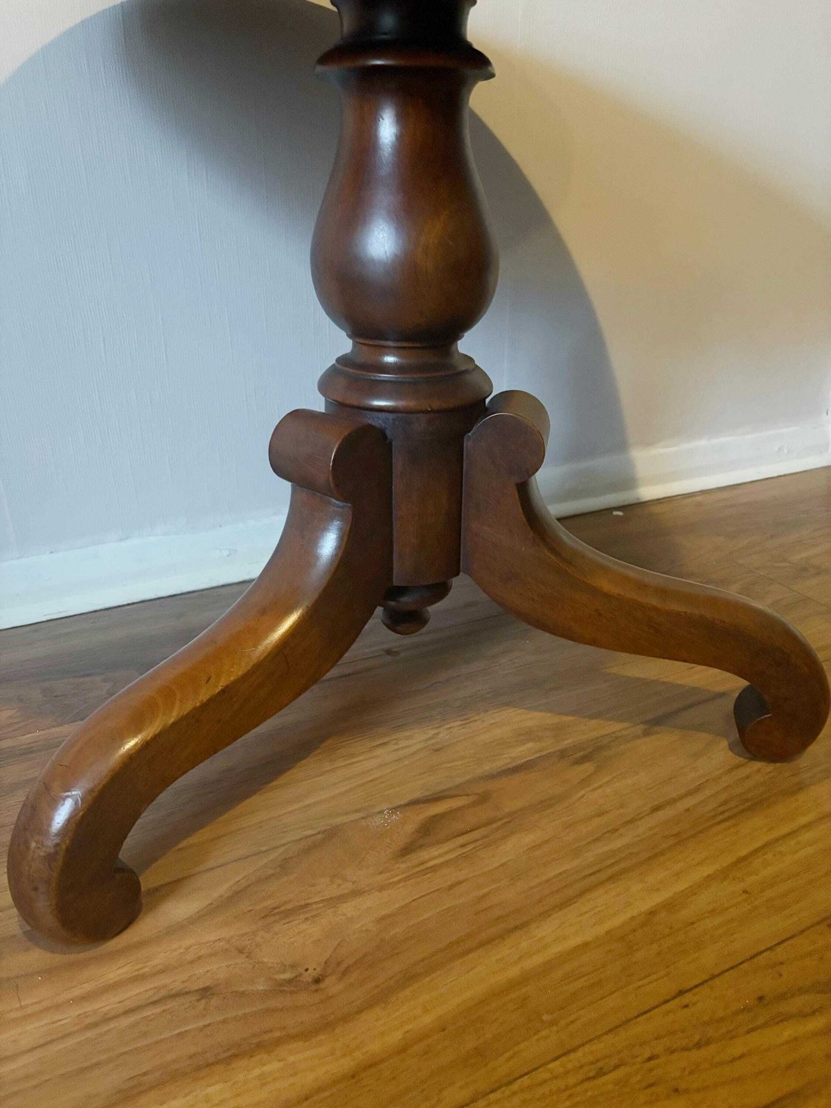 Antique Victorian Mahogany Tri Leg Side/Occasional Coffee Table photo Furniture