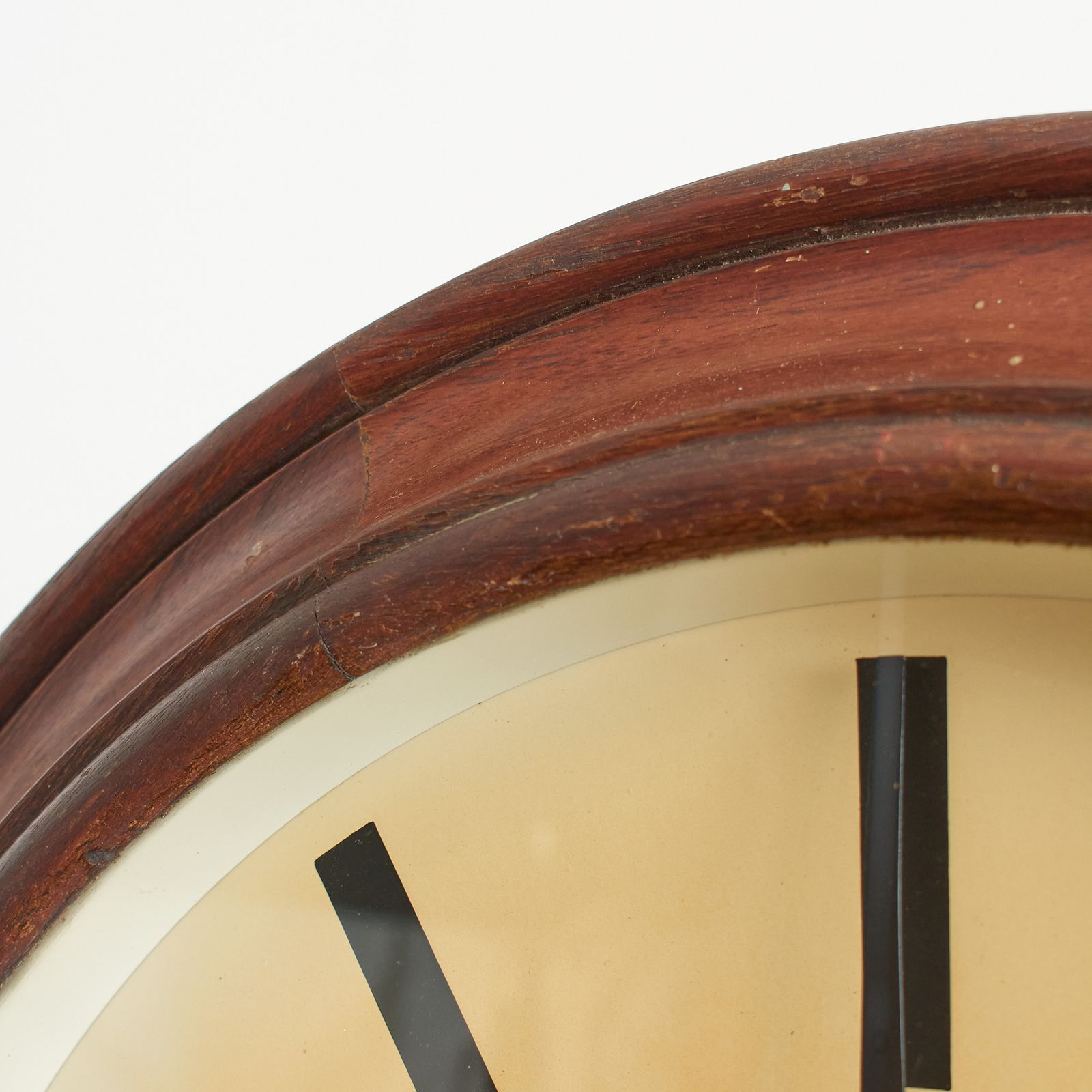 Large Antique Wooden Gents Of Leicester Station Wall Clock – C photo vinterior