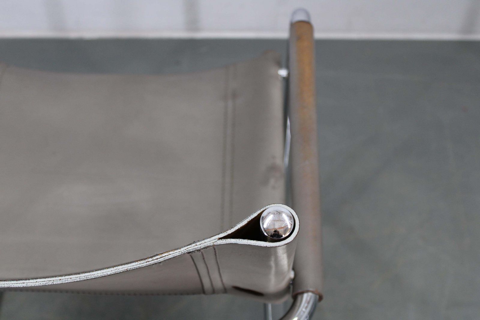 photo vintage Set Of Four Bauhaus Cantilever Armchairs By Mart Stam, Italy