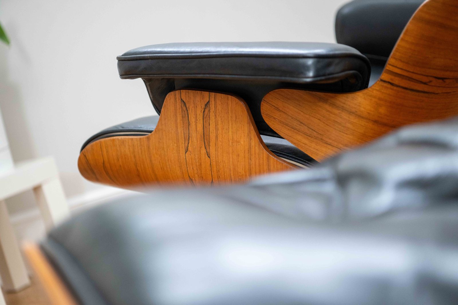 photo furniture Original Charles And Ray Eames For Herman Miller   Lounge Chair .Circa 1970
