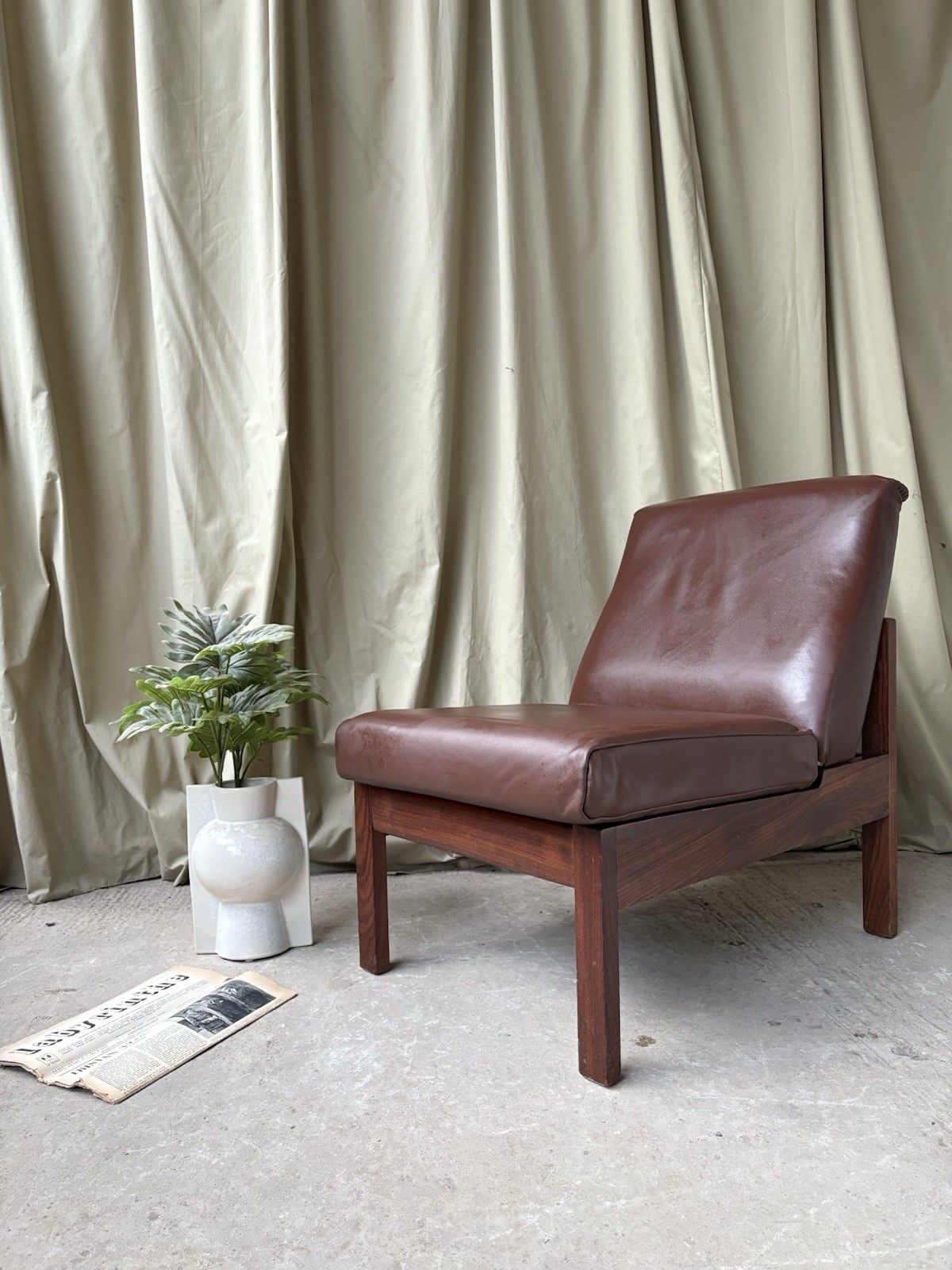 Vtg Mid Century Leather Lounge Chair Danish Scandi Retro R1029