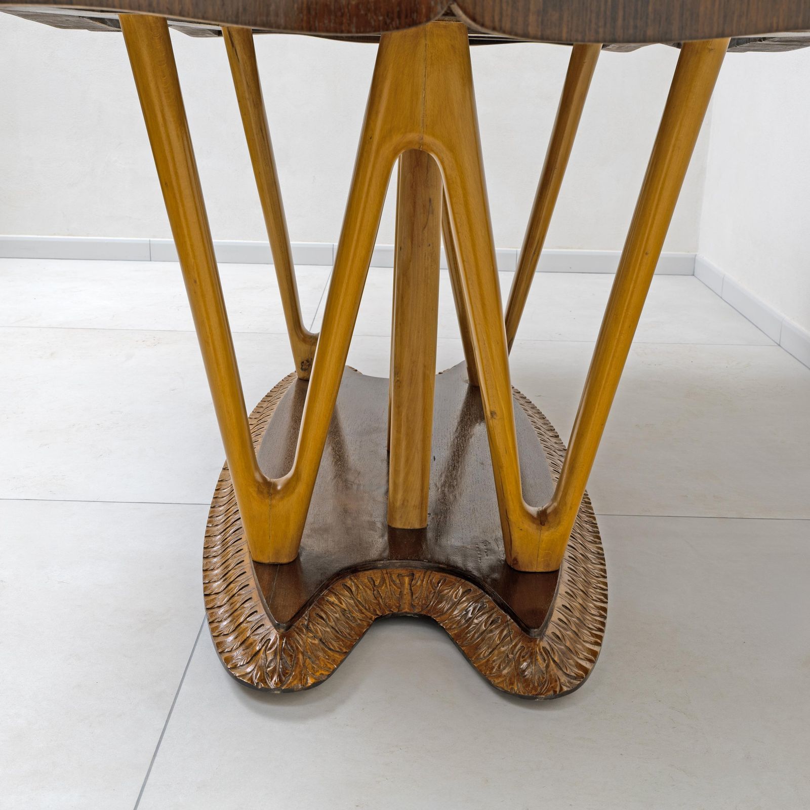 Italian Mid Century Dining Table With Glass Top And Sculptural Maple Base, 1950s photo vintage