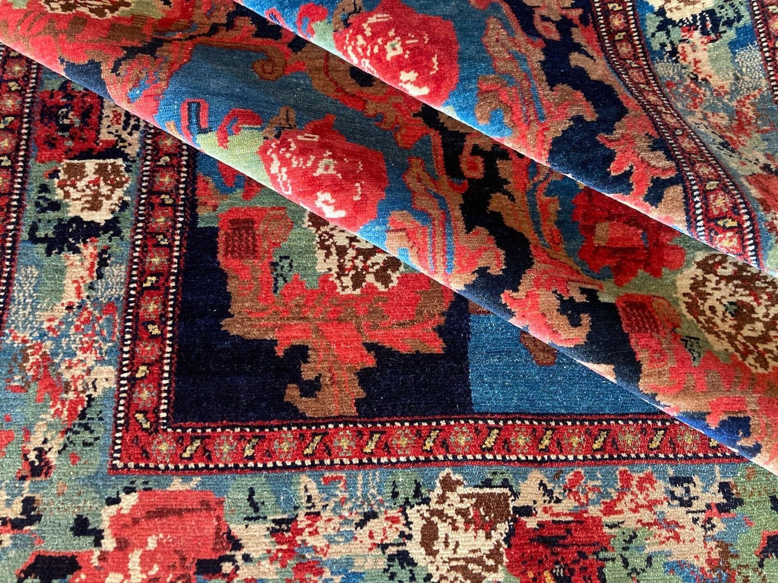photo vintage Antique Senneh Rug 1.82m X 1.38m