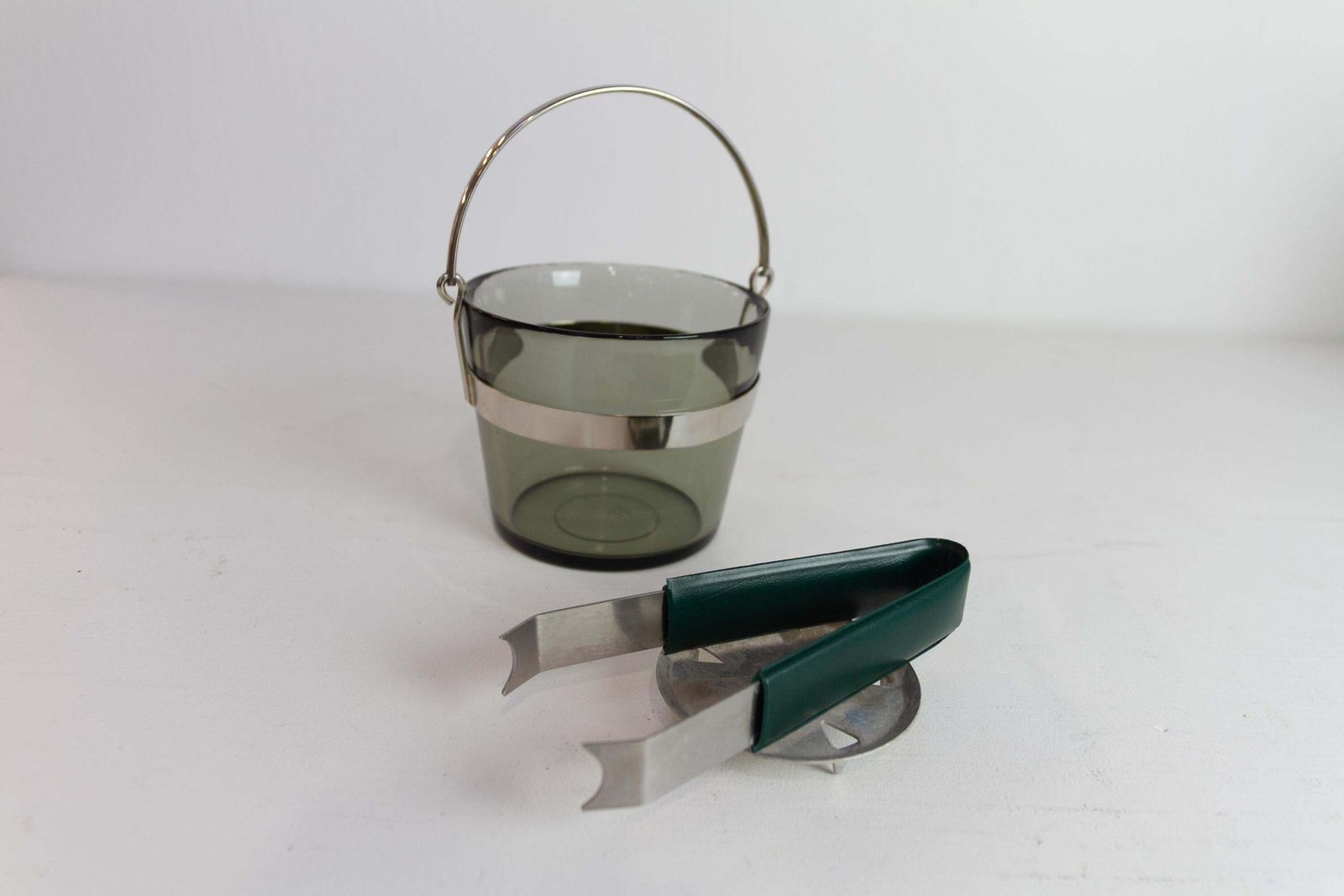 Swedish Glass Ice Bucket By Sven Palmqvist For Orrefors, 1960s. photo vinterior