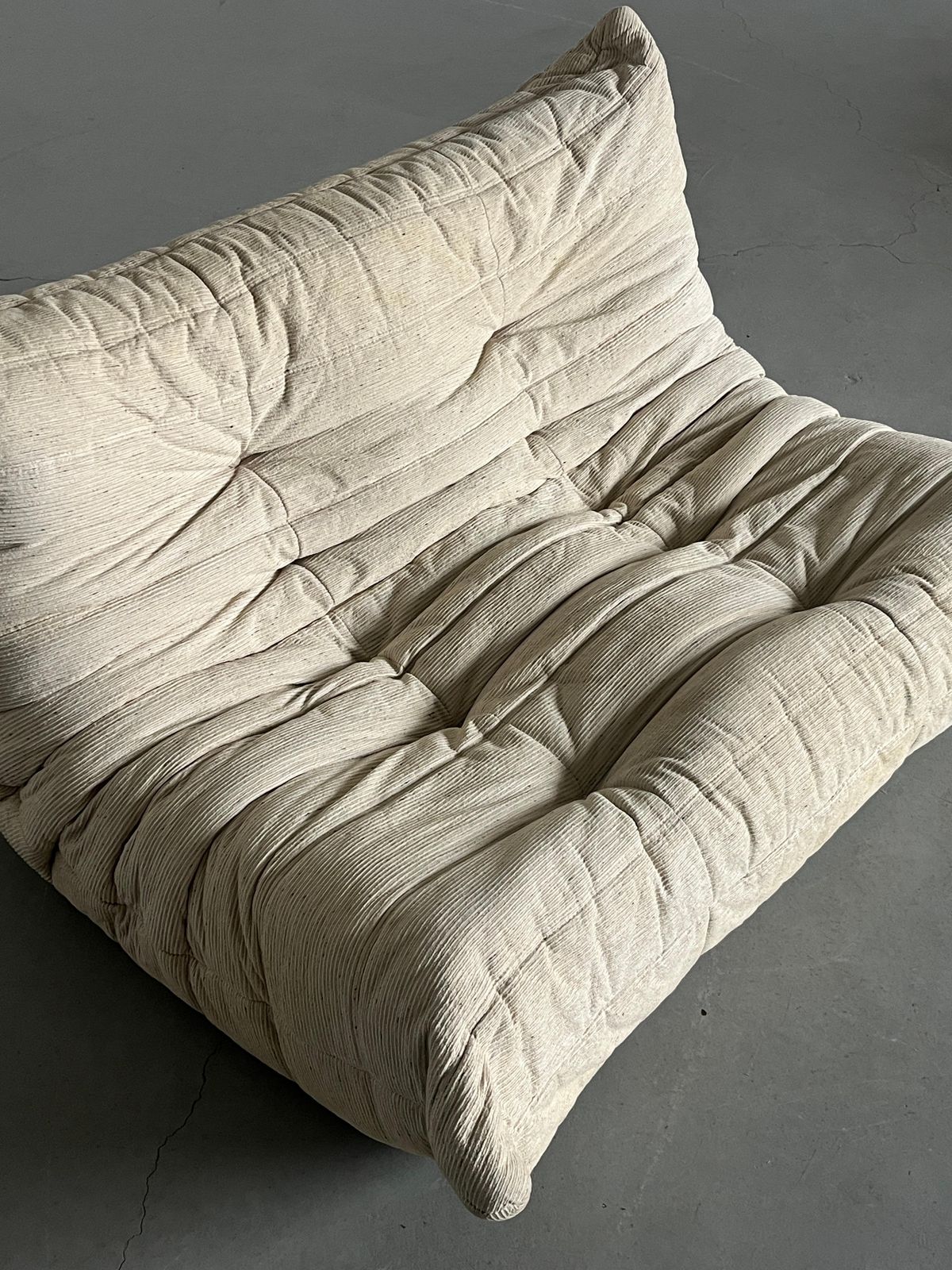 photo furniture Vintage ‘Togo’ Two Seater Sofa By Michel Ducaroy In Off White Fabric, 70s France