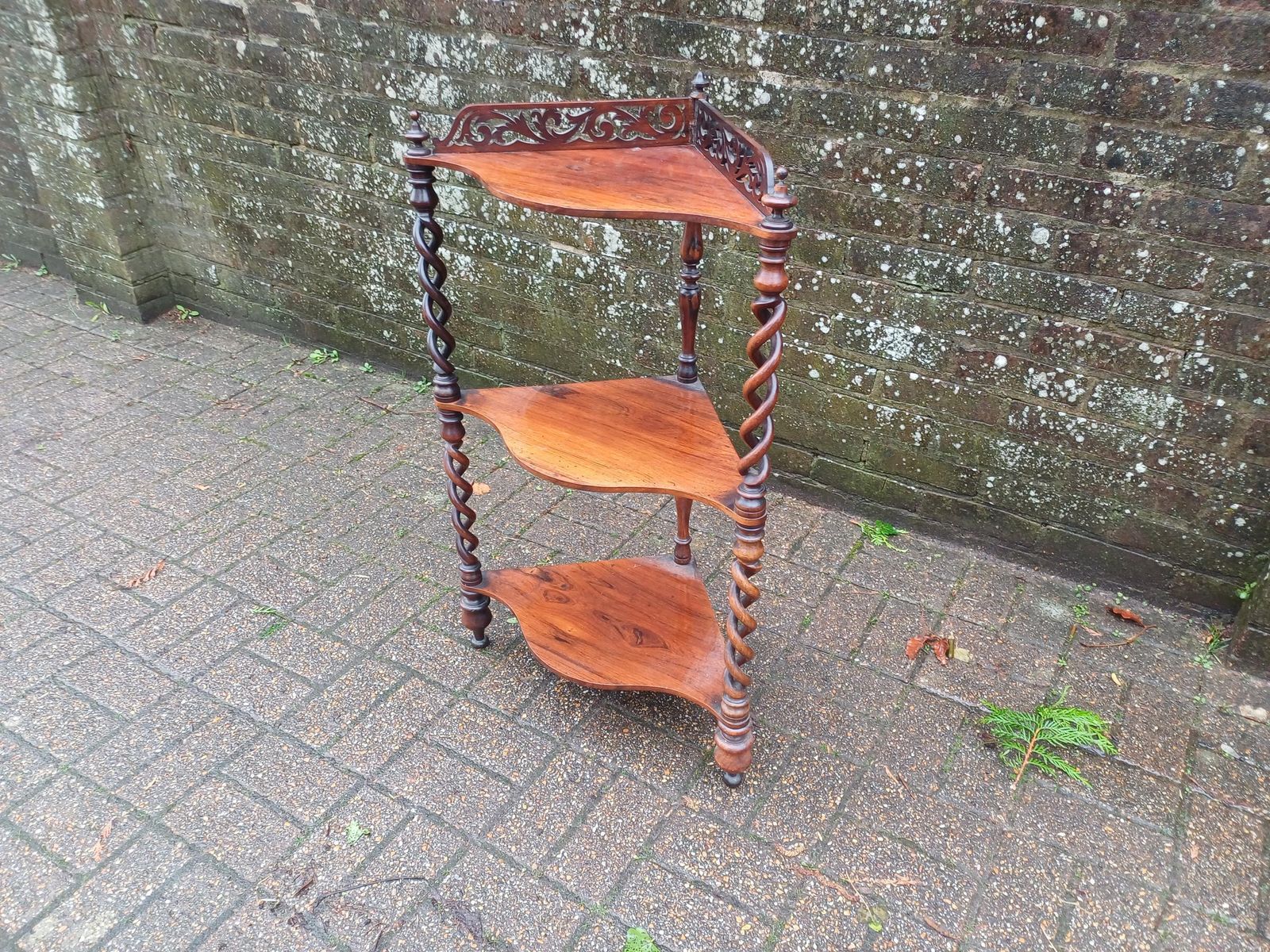 Stunning High Quality Antique Victorian Rosewood Corner Wot Not Shelf Stand Twisted Barley Twist Columns, Fretwork Back