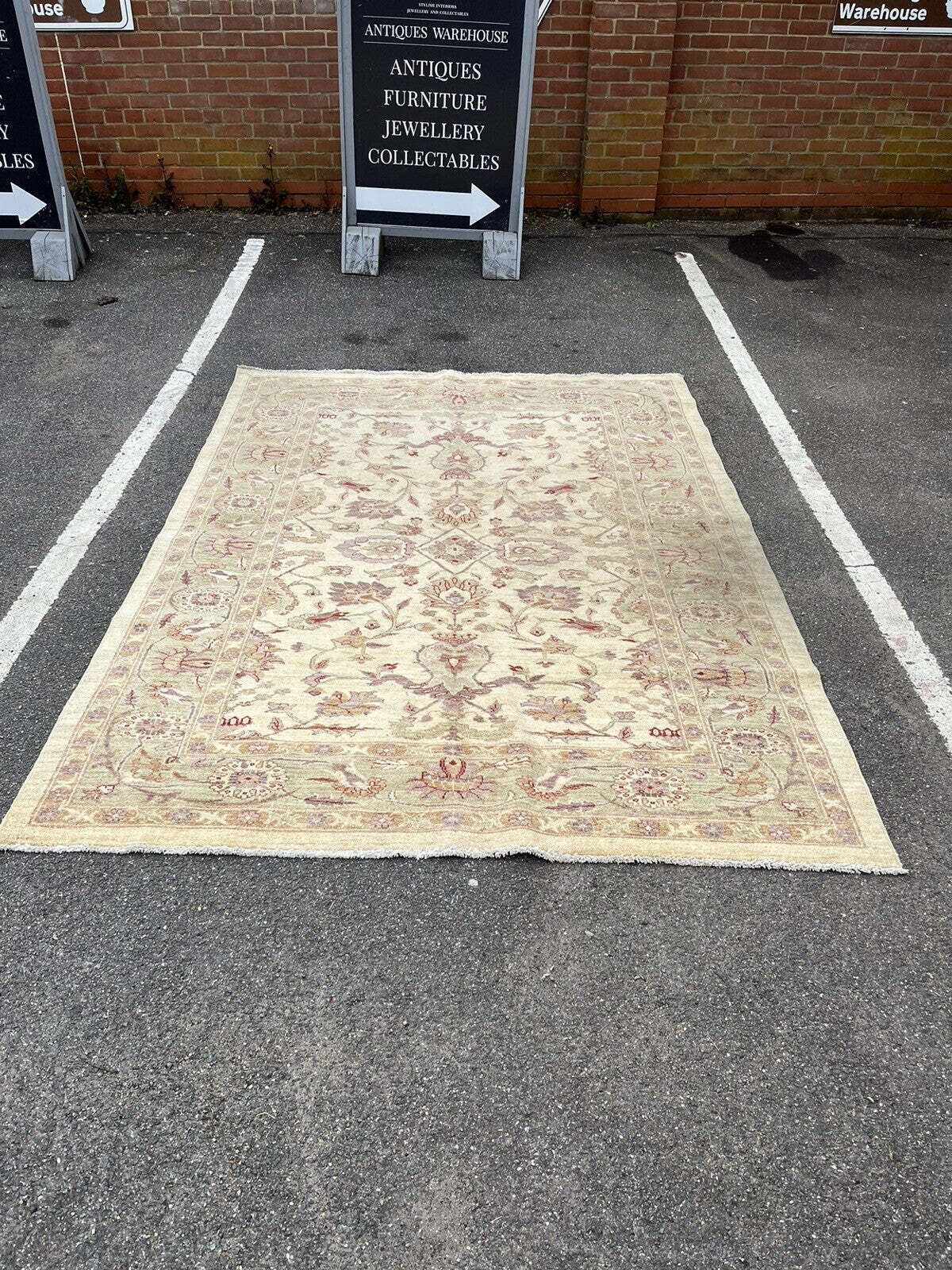 484.0 Large Country House Carpet/ Rug, Superb Quality. Floral Pattern. 264 X 188 Cms photo