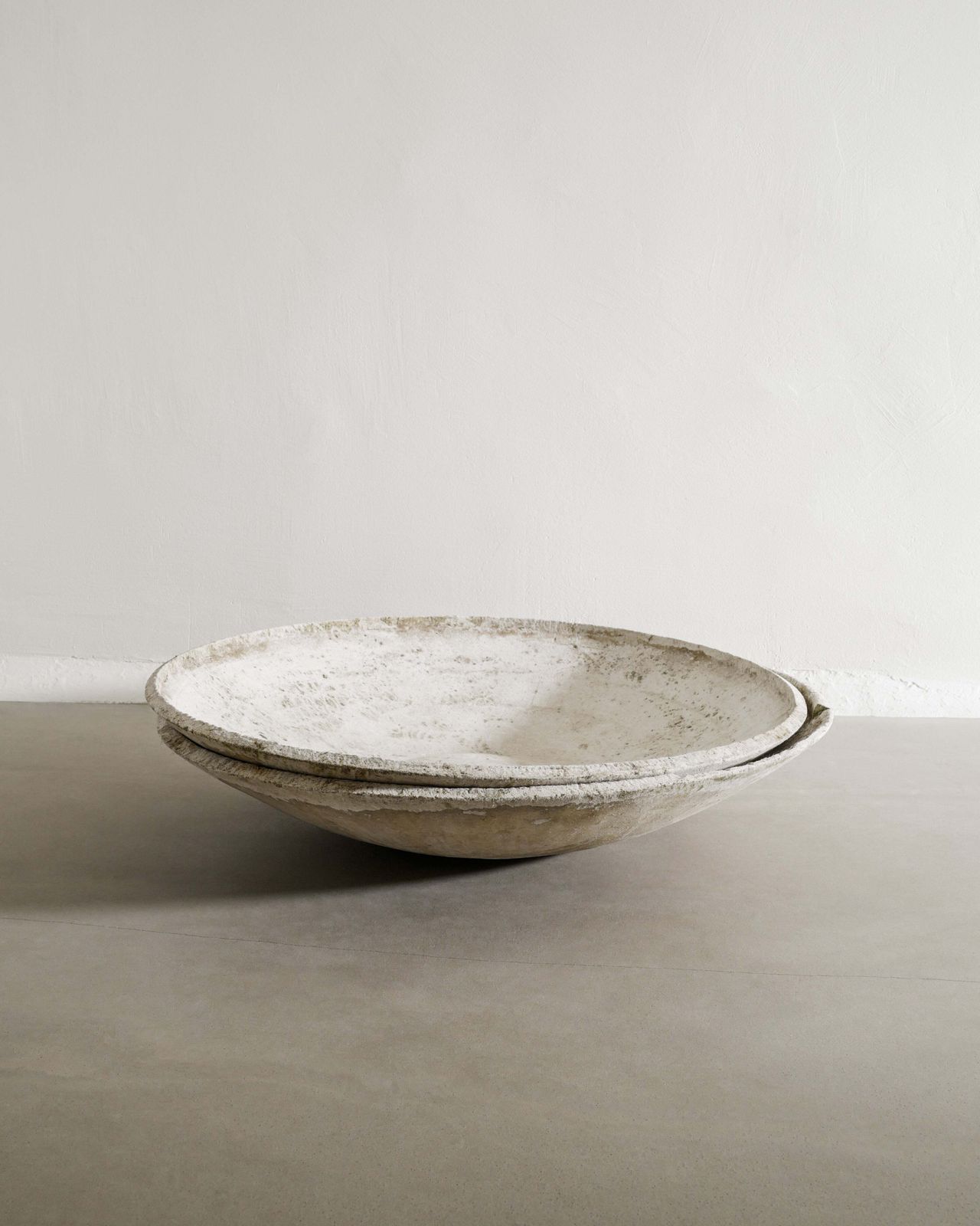 Large Pair Of Mid Century Round Low Concrete Planters By Willy Guhl For Eternite Ag, 1950s photo for sale