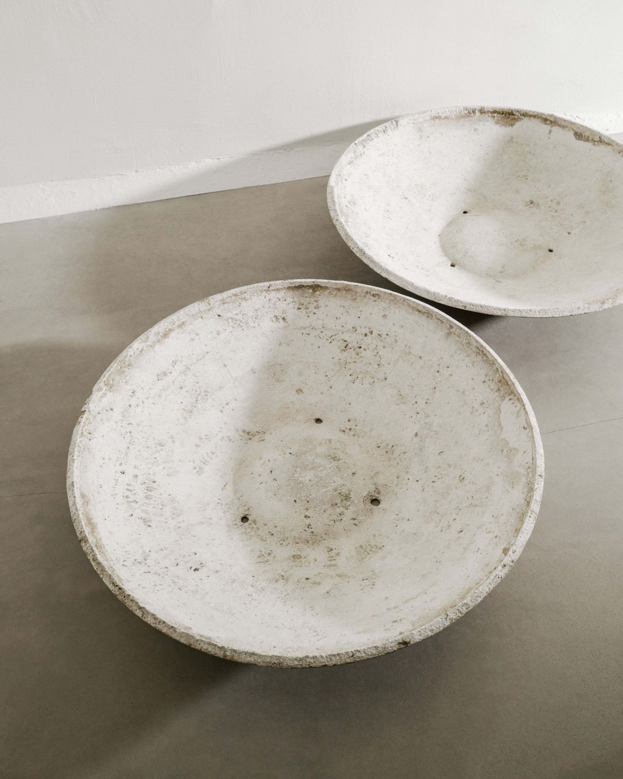 Large Pair Of Mid Century Round Low Concrete Planters By Willy Guhl For Eternite Ag, 1950s photo Home Decor