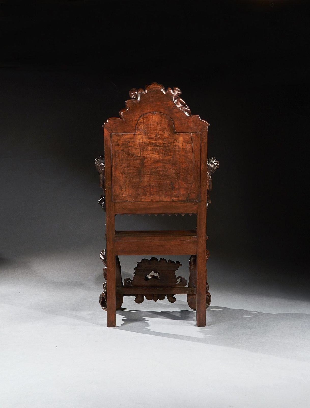 photo vintage An Exhibition Quality Italian 19th Century Carved Walnut Armchair After Andrea Brustolon