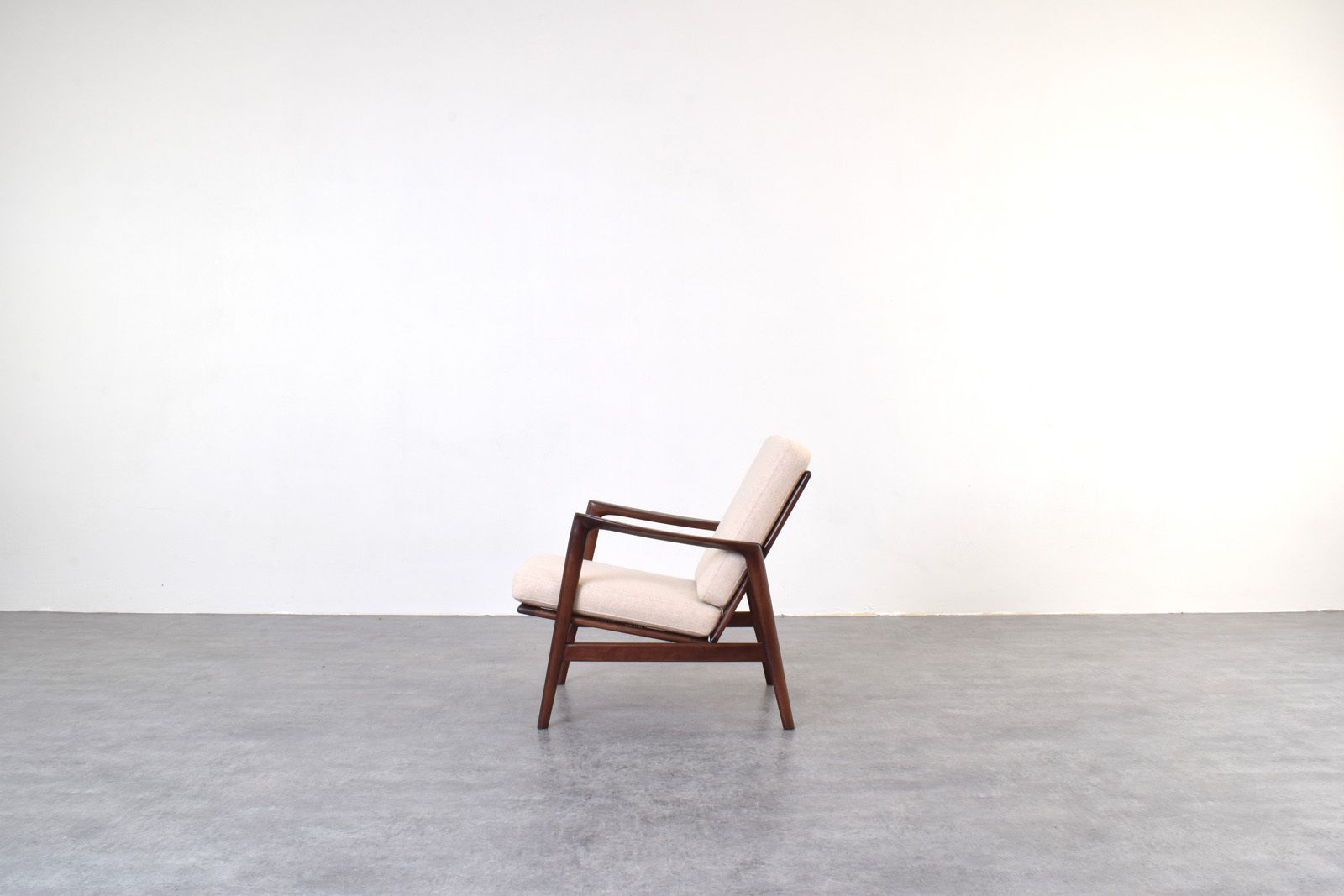 Mid Century Stefan Lounge Chairs, 1960s, Set Of 2 photo vintage