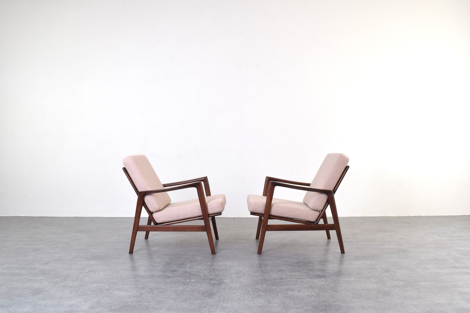 Mid Century Stefan Lounge Chairs, 1960s, Set Of 2 photo furniture