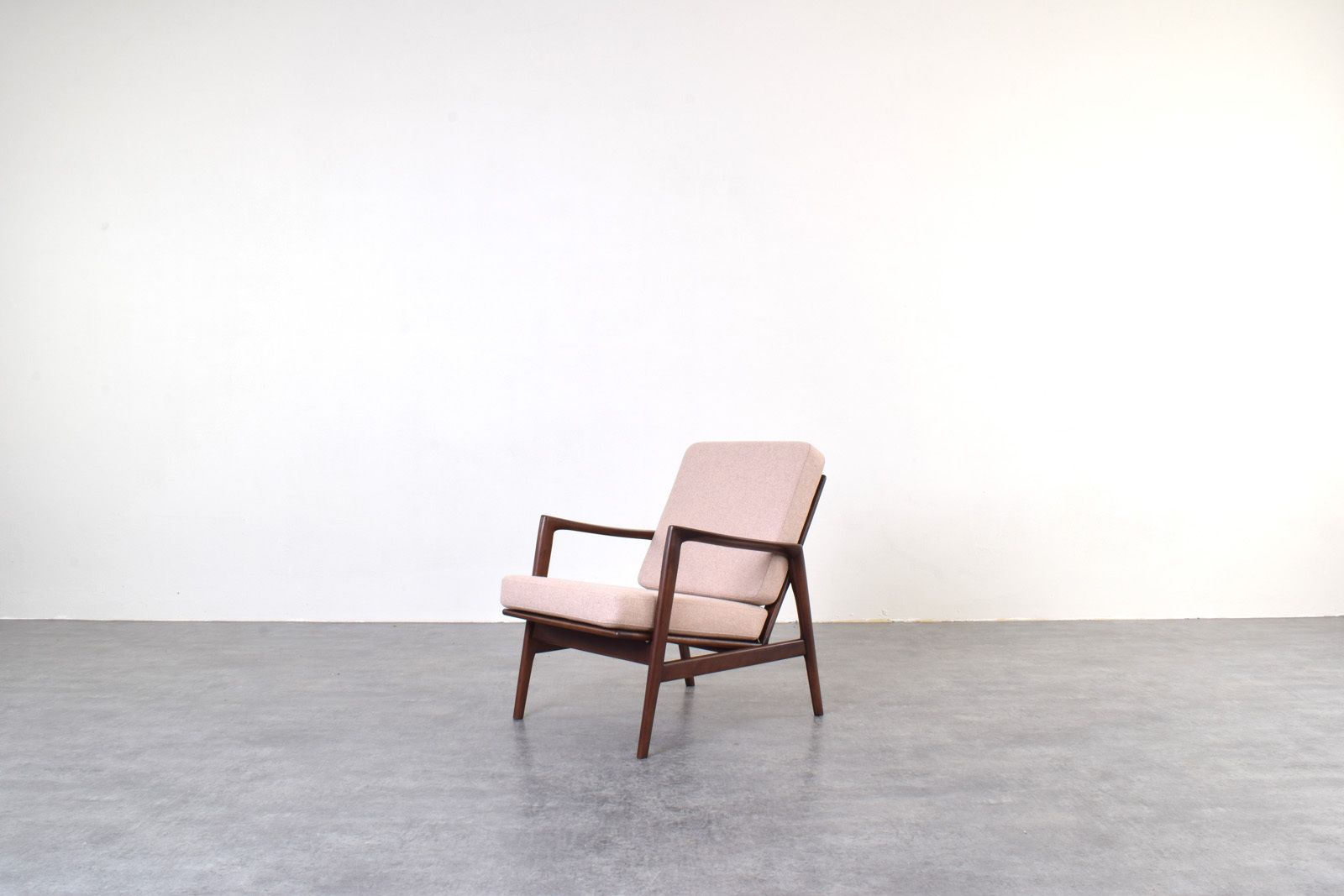 Mid Century Stefan Lounge Chairs, 1960s, Set Of 2 photo vinterior
