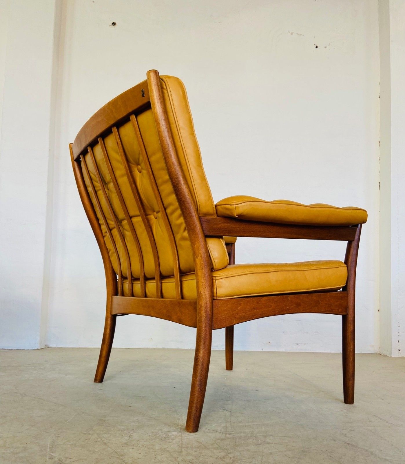photo vintage Vintage Mid Century Light Tan Leather Lounge Chair By Göte Möbler 1970,S
