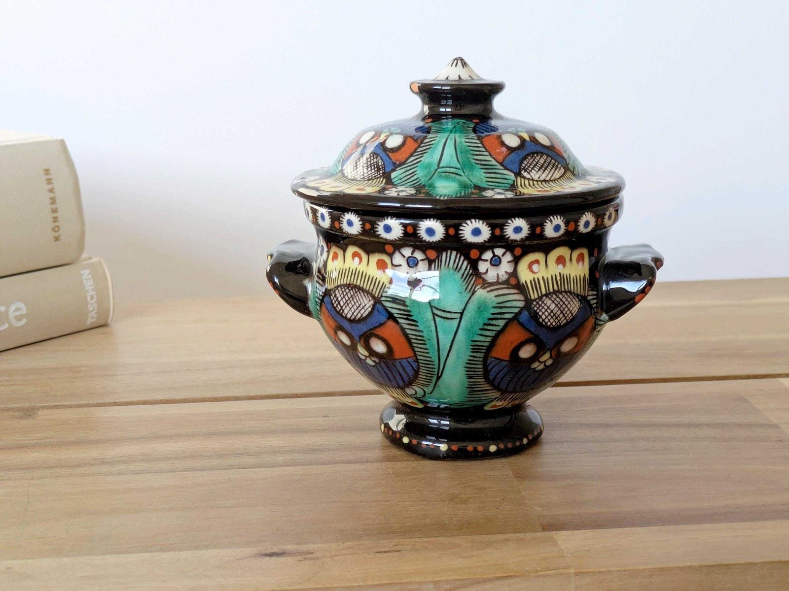 Early 20th Century Arts & Crafts Majolica Pedestal Lidded Box, Thoune Switzerland, Satisfactory photo 102.0