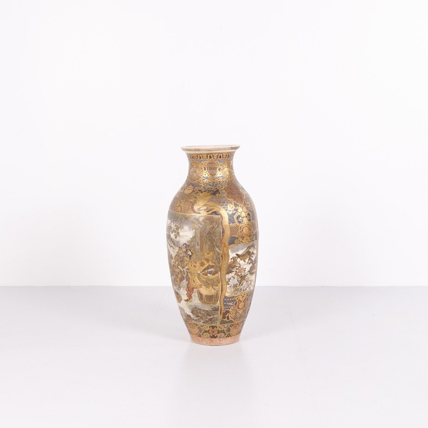A Pair Of Rare Large Japanese Satsuma Vases – Porcelain – Hand Painted Motifs – Meiji Period (1868–1912) photo vintage