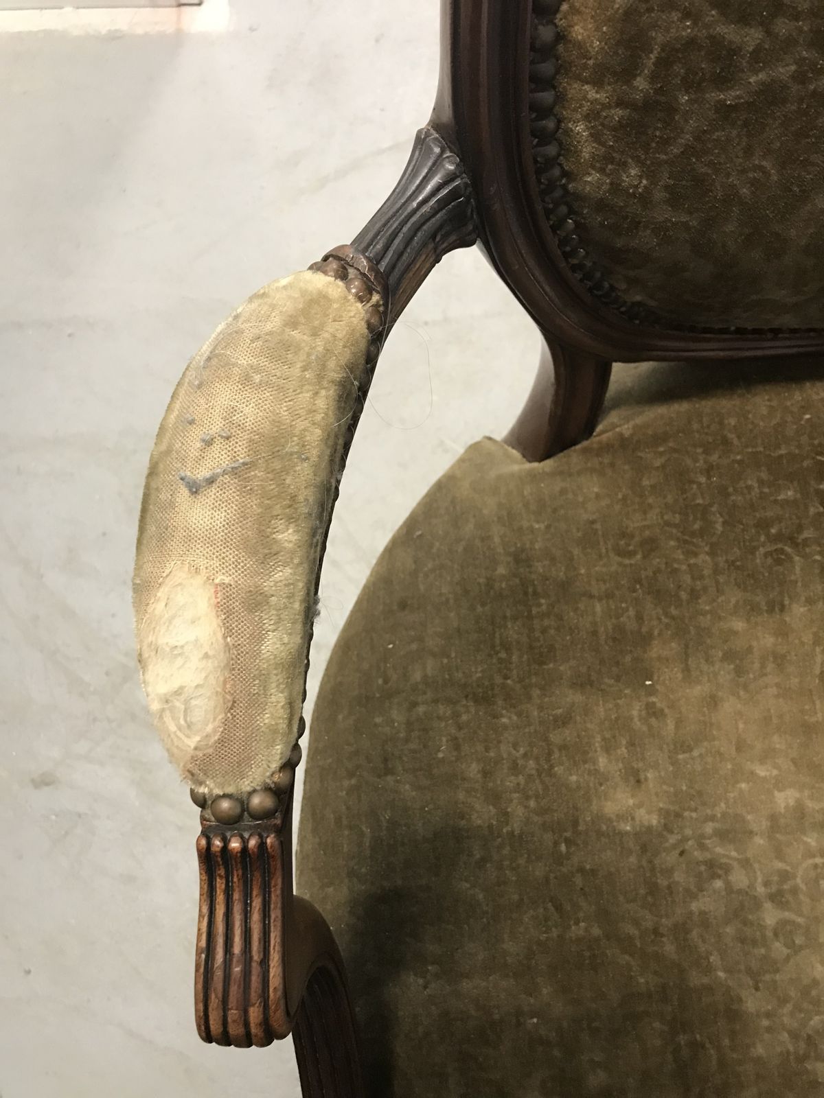 Early 19th Century English Salon Chair . photo vinterior