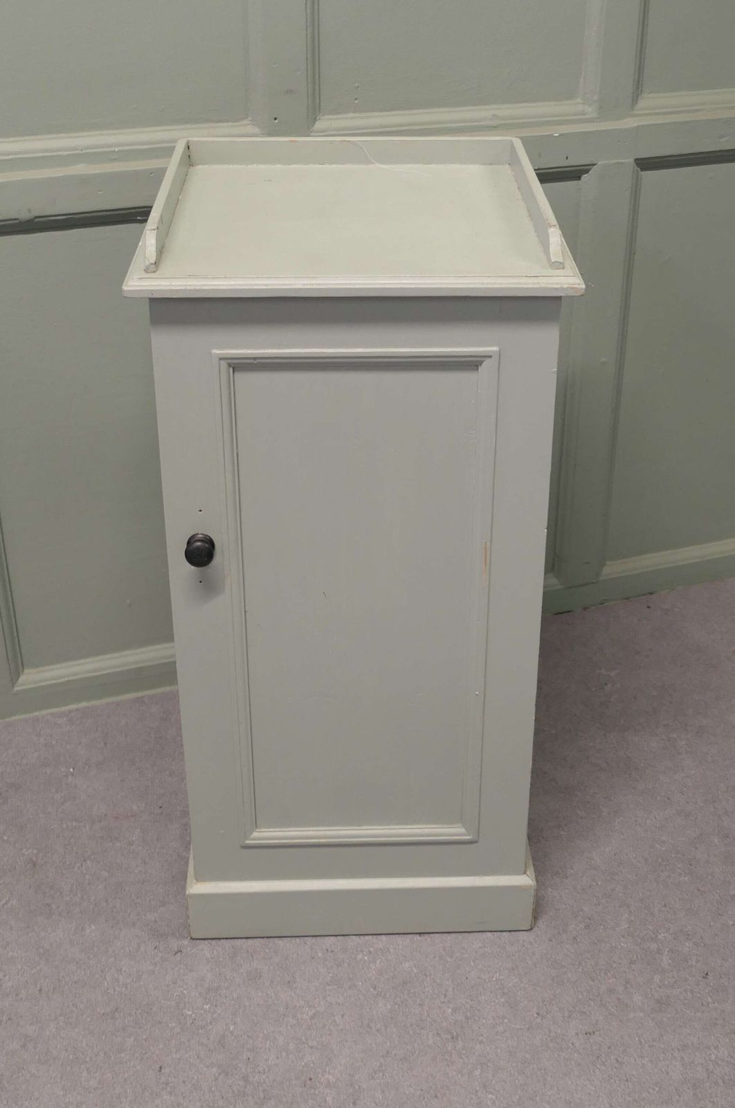 A Good Quality Pine Bedside Cupboard A Good Quality Pine Bedside Cupboard