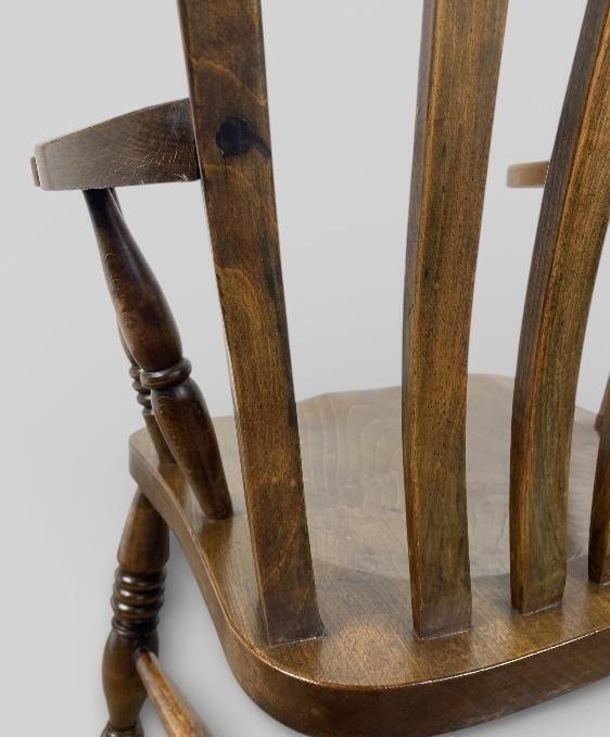 photo vintage Antique Late Victorian High Back Windsor Armchair (C.1890)