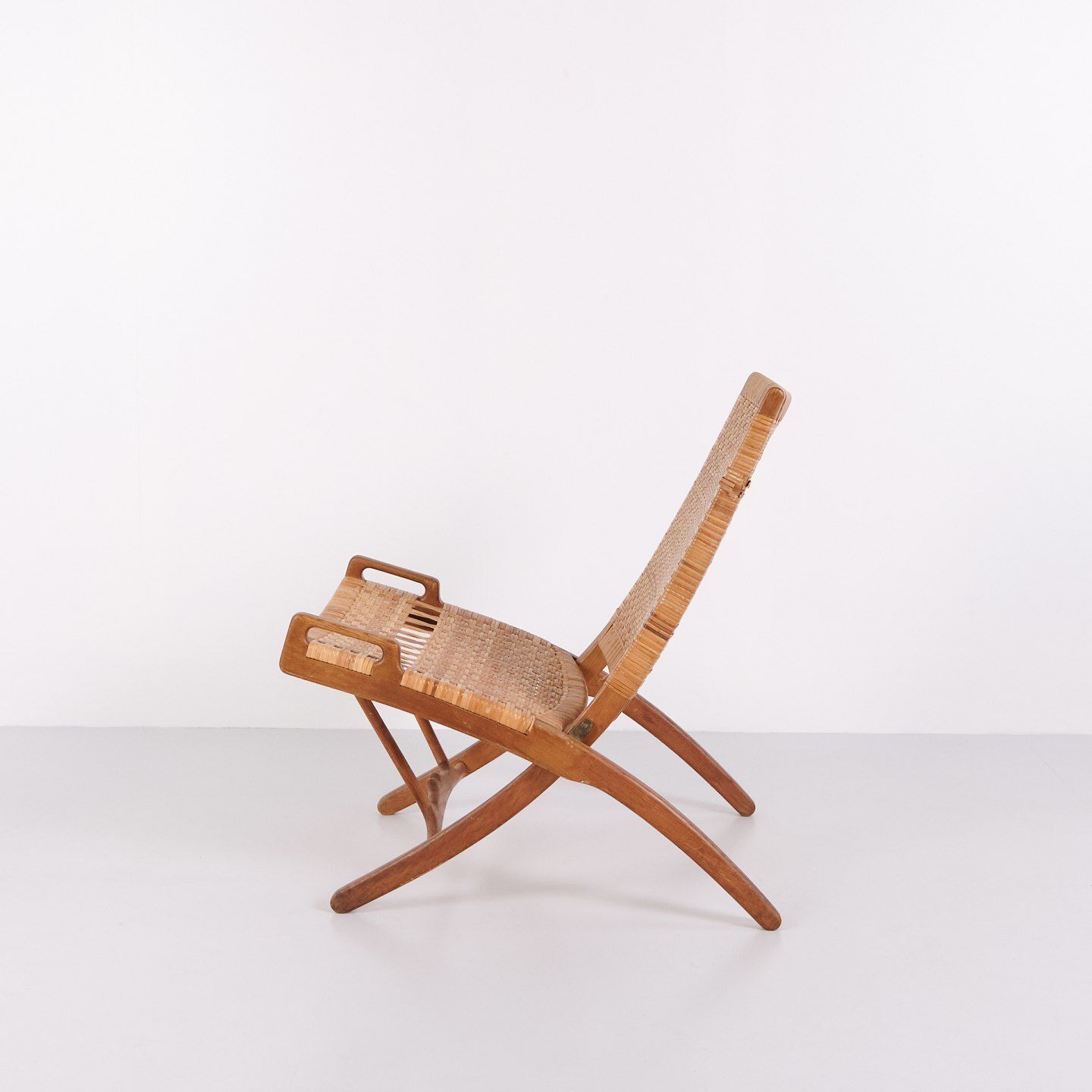Armchair / Folding Chair – Model Jh 512 “The Fireplace Chair” – Patinated Oak – Original Wicker – Hans J. Wegner – Johannes Hansen – 1950s photo for sale