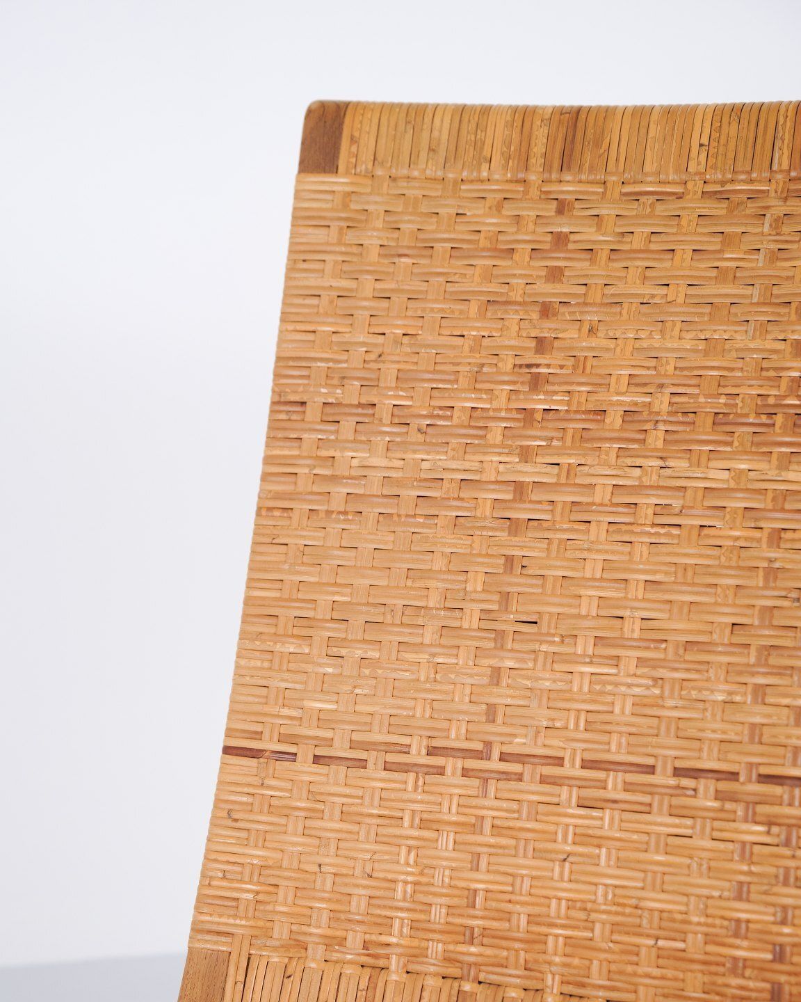Armchair / Folding Chair – Model Jh 512 “The Fireplace Chair” – Patinated Oak – Original Wicker – Hans J. Wegner – Johannes Hansen – 1950s photo 12499.0