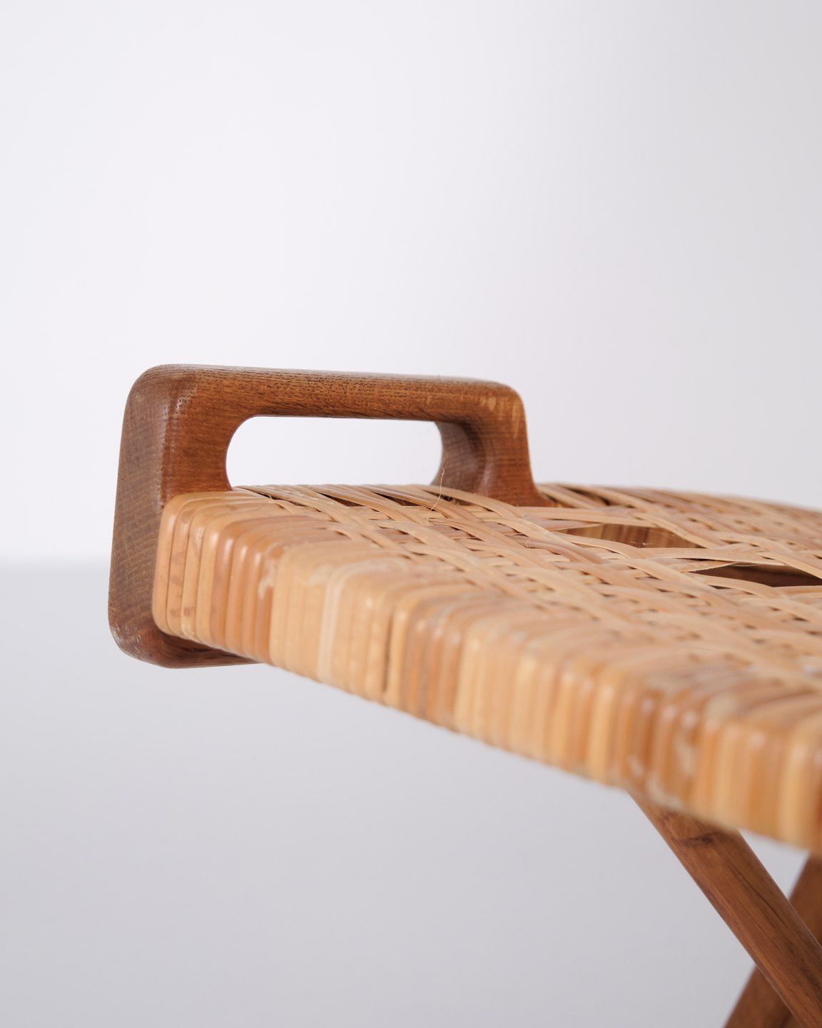 Armchair / Folding Chair – Model Jh 512 “The Fireplace Chair” – Patinated Oak – Original Wicker – Hans J. Wegner – Johannes Hansen – 1950s photo vinterior