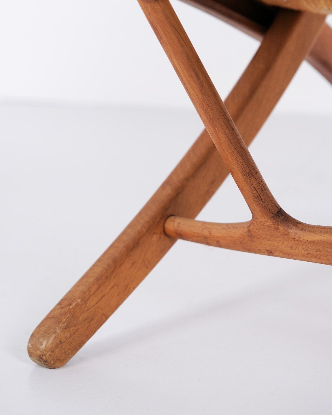 photo furniture Armchair / Folding Chair – Model Jh 512 “The Fireplace Chair” – Patinated Oak – Original Wicker – Hans J. Wegner – Johannes Hansen – 1950s