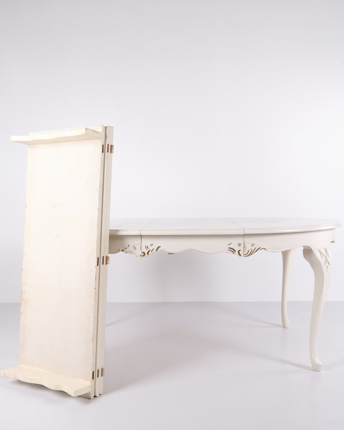 photo furniture Antique Round Dining Table With Extension   New Rococo Style   White Painted With Decorative Details   Year 1920s