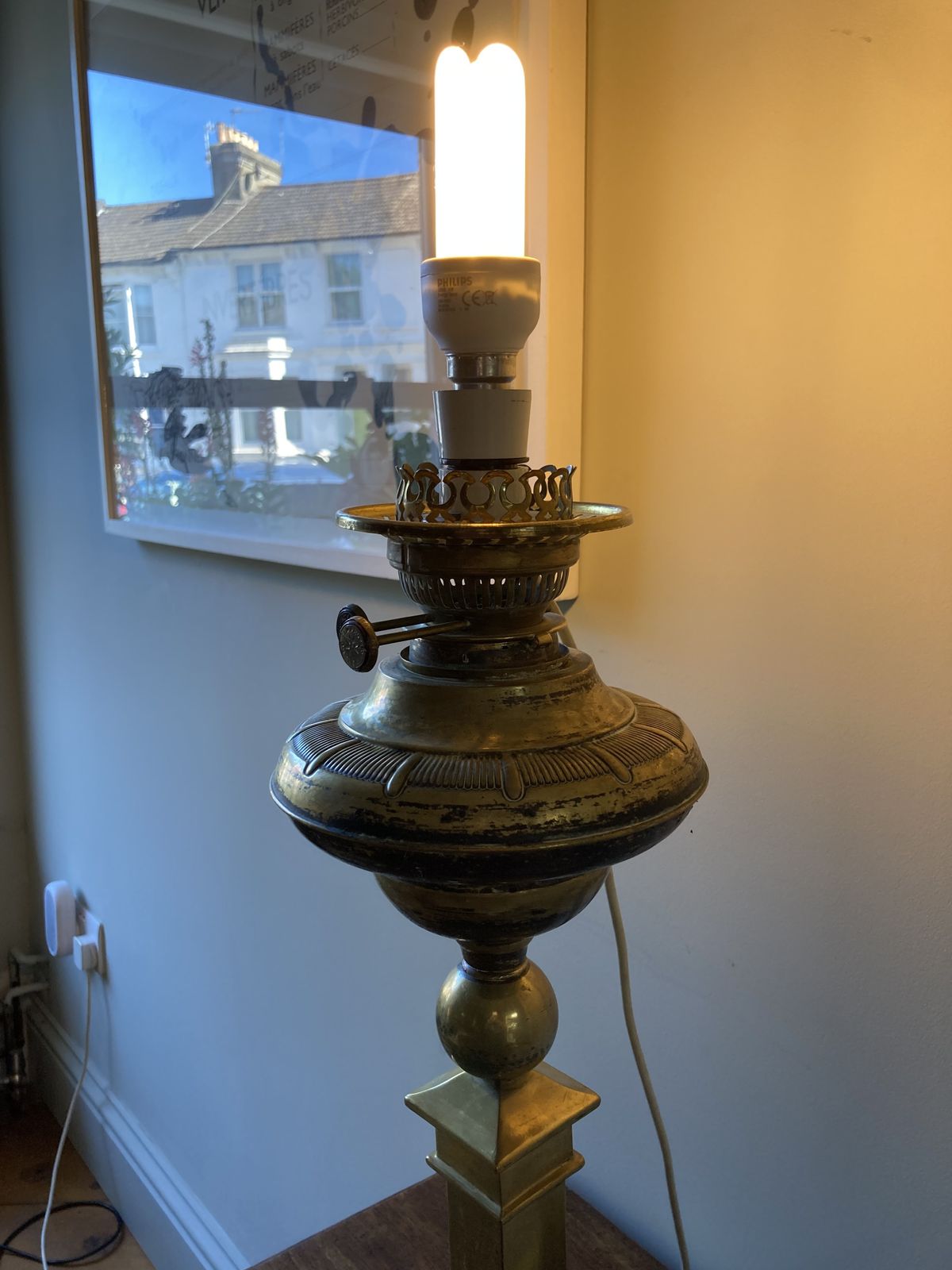 Victorian Lamp Brass Column Oil Table Lamp Converted To Electric photo 150.0