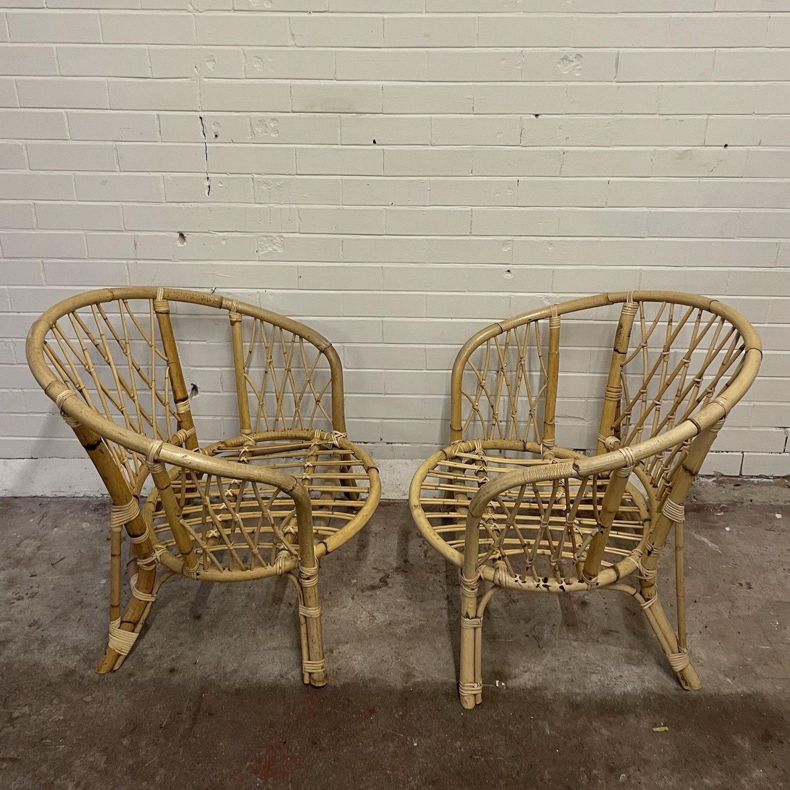 A Pair Of Attractive Rattan Wicker Low Curved Back Chairs. photo 145.0