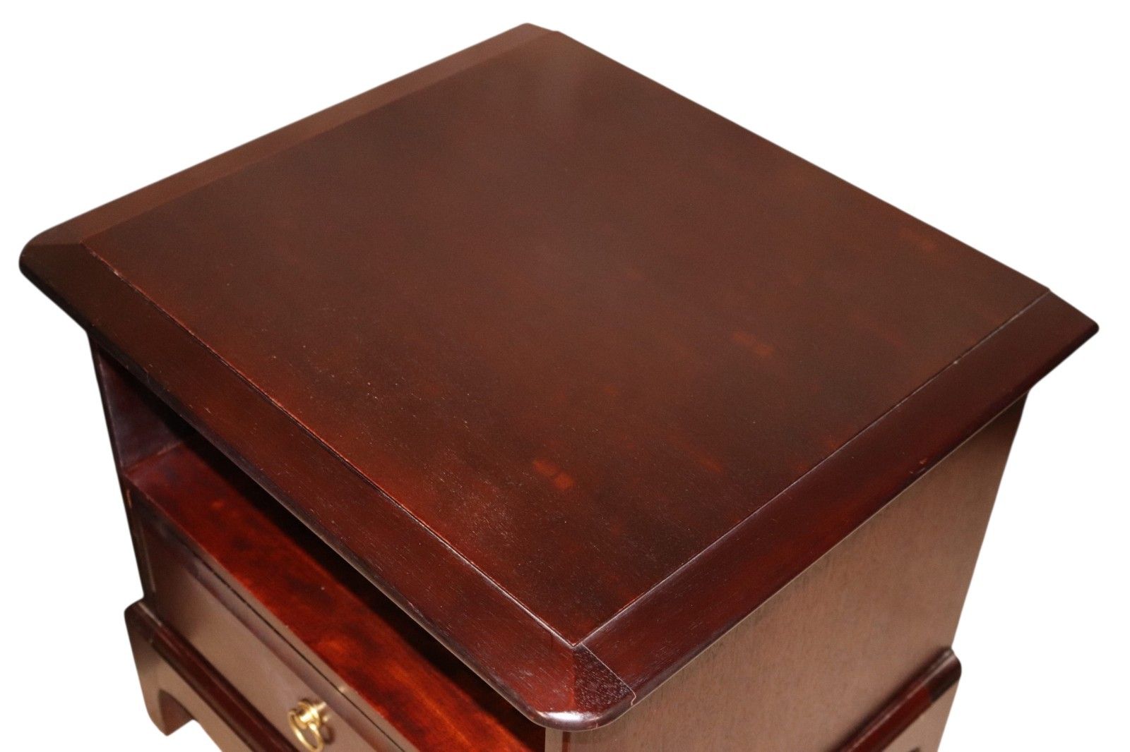 Vintage Pair Of Stag Minstrel Bedside Cabinets / Tables photo vinterior