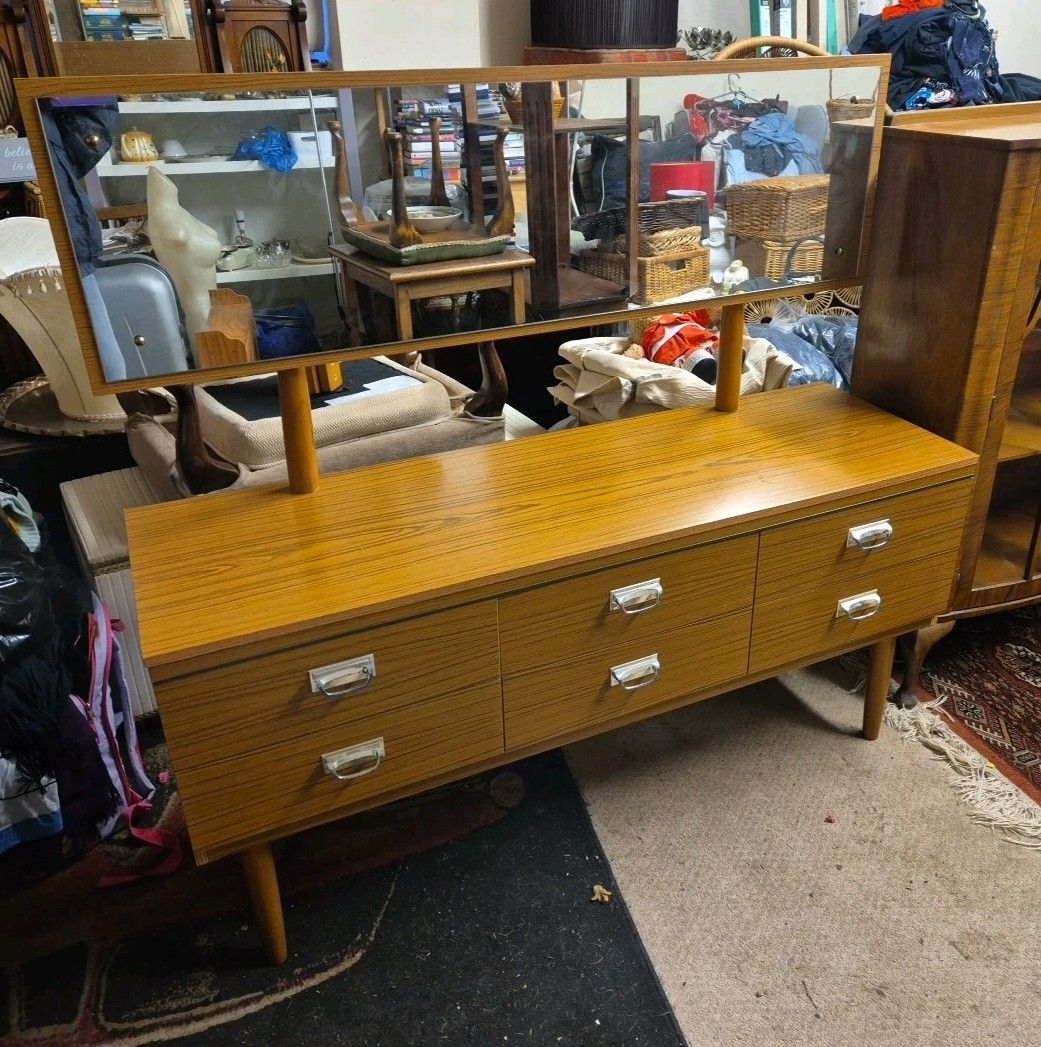 Vintage / Retro / Mid Century Schreiber Style 6 Drawer Dressing Table