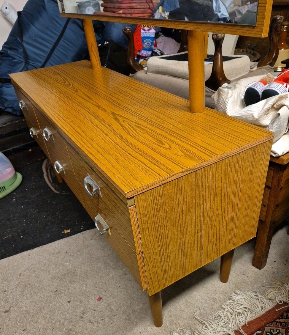 140.0 Vintage / Retro / Mid Century Schreiber Style 6 Drawer Dressing Table photo