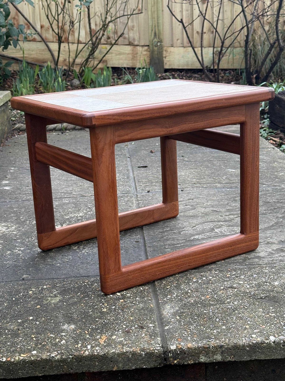 photo vintage Mid Century Teak Tile Top, G Plan Style Side Table, Plant Stand Scandinavian Style Vintage Occasional Table