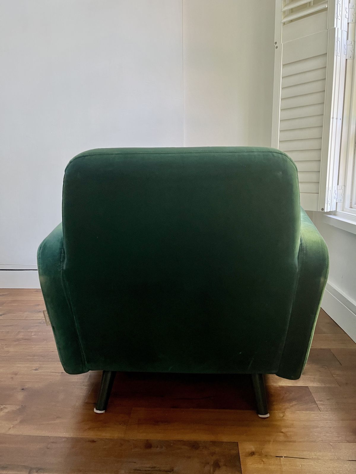 Habitat Abel Emerald Green Velvet Armchair photo vinterior