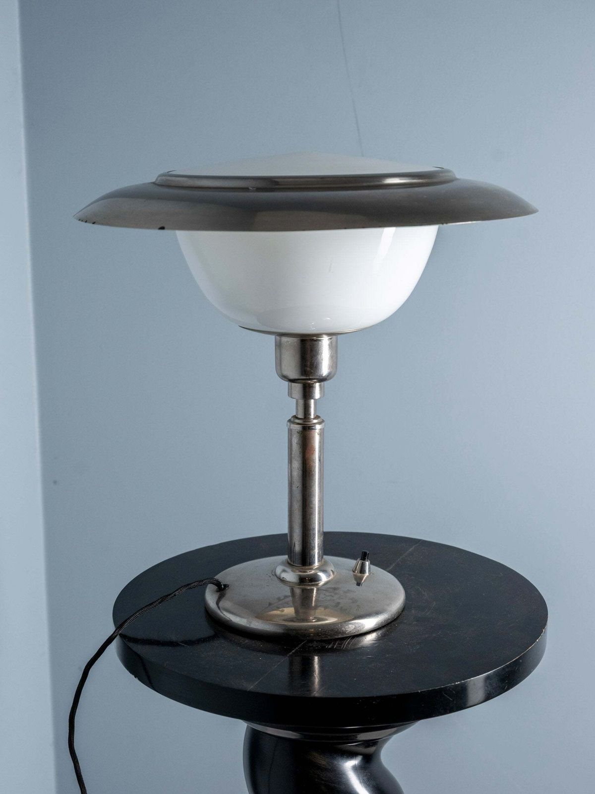 Art Deco Tafellamp Met Opaalglaskapje, Ca. 1930 photo Verlichting