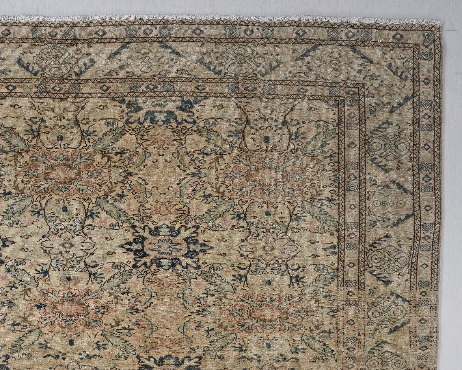 Neutral Vintage Turkish Rug, 6.4 X 9.4 Ft, Kayseri Handmade Wool photo vintage