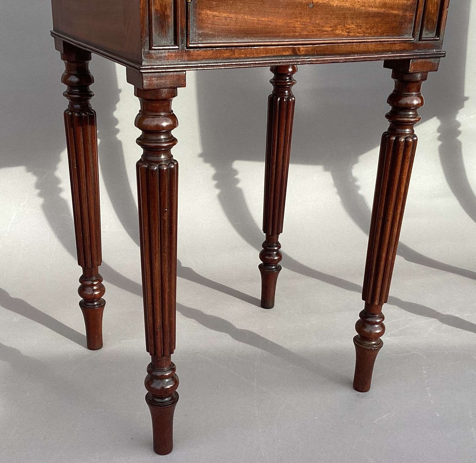 photo buy Good Regency Gillows Matched Pair Of Mahogany Bedside Cabinets / Cupboards
