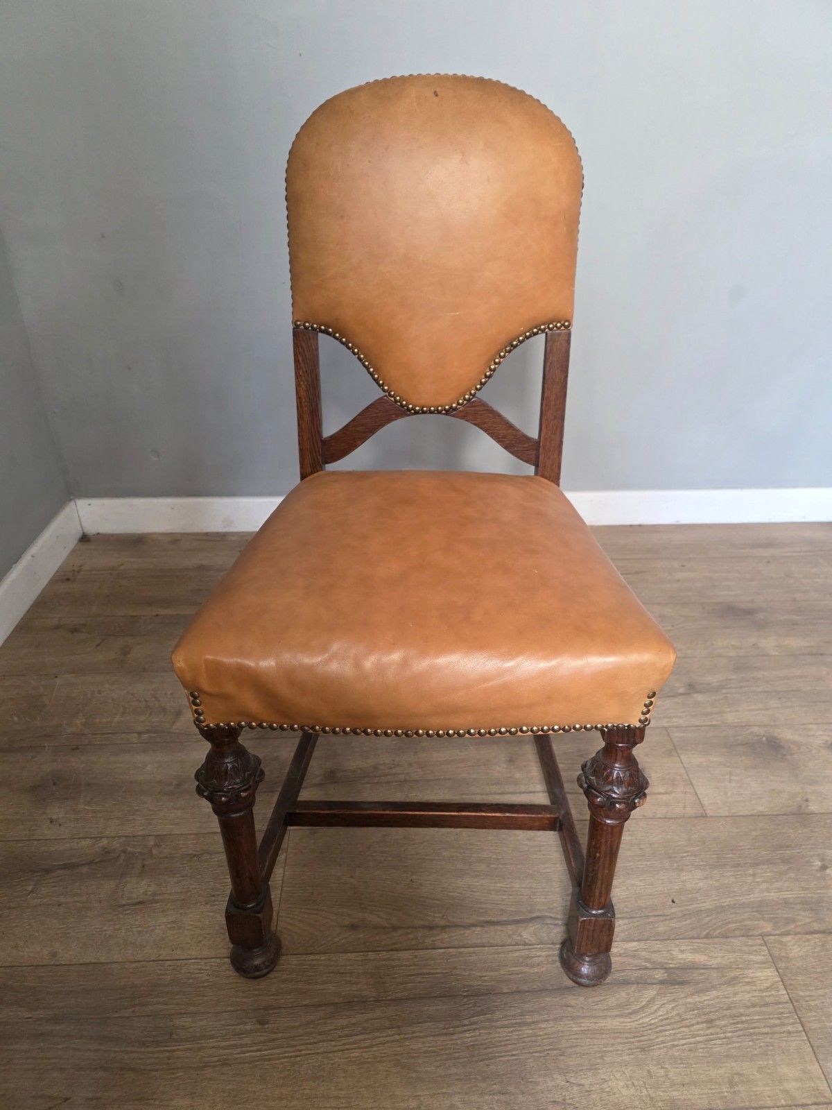 photo furniture Set Of 8 Antique Oak And Leather Dining Chairs