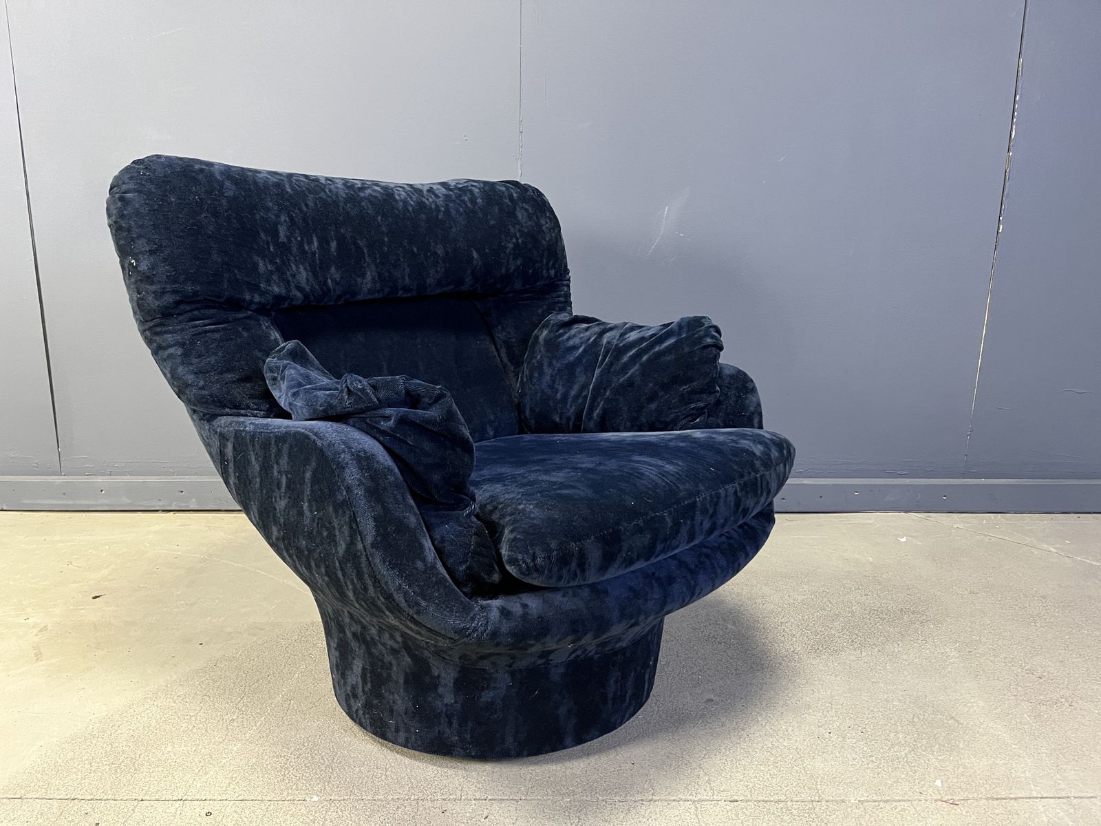Blue Velvet Lounge Chair 'Karate' By Michel Cadestin, France 1970s photo vinterior