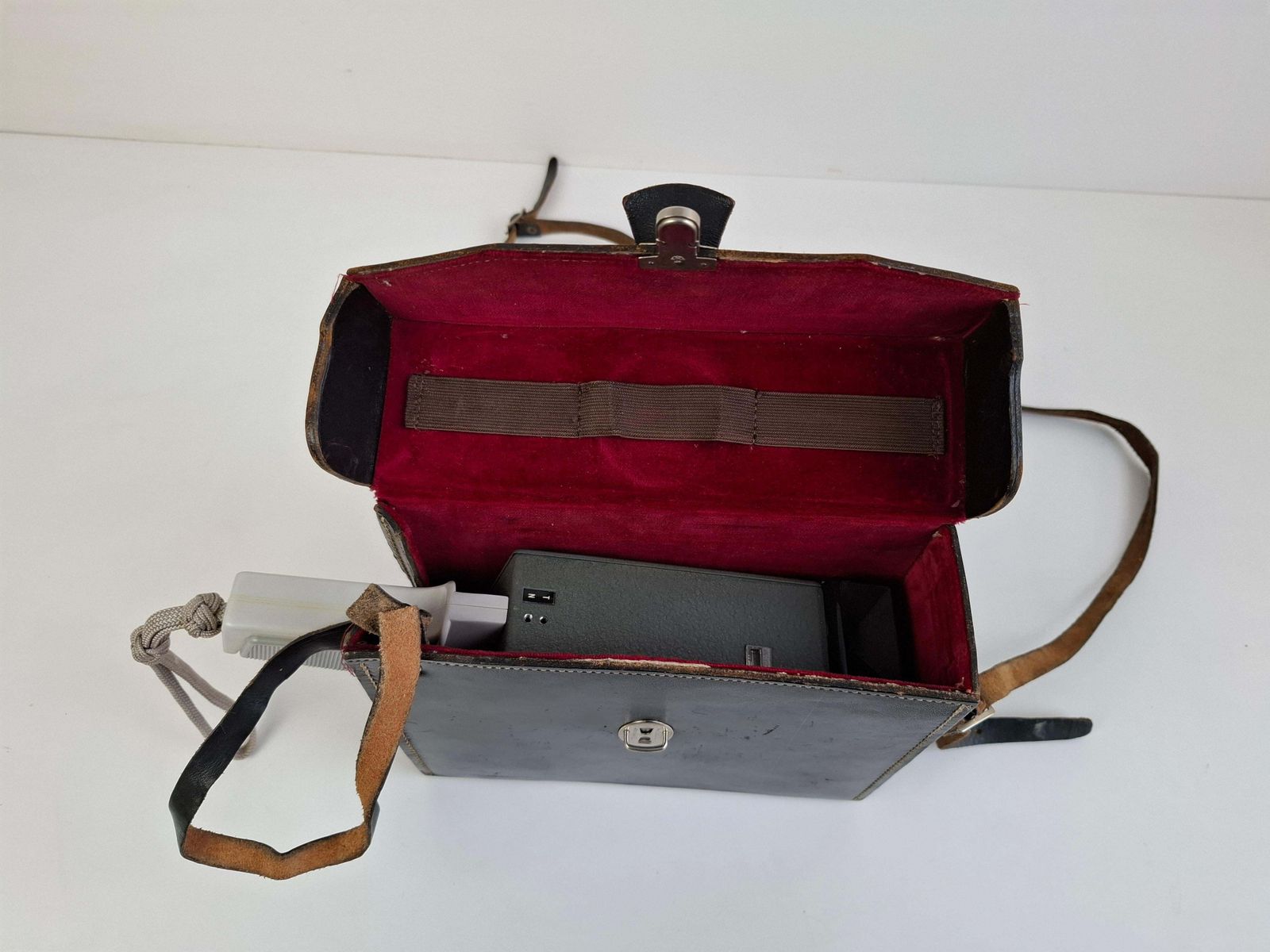 photo buy 1960s Meopta A8g Czechoslovak Handheld Film Movie Camera With Original Case