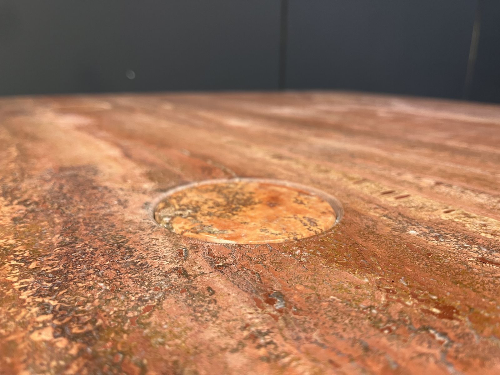 photo vinterior Angelo Mangiarotti Red Travertine Coffee Table For Up&Up, Italy